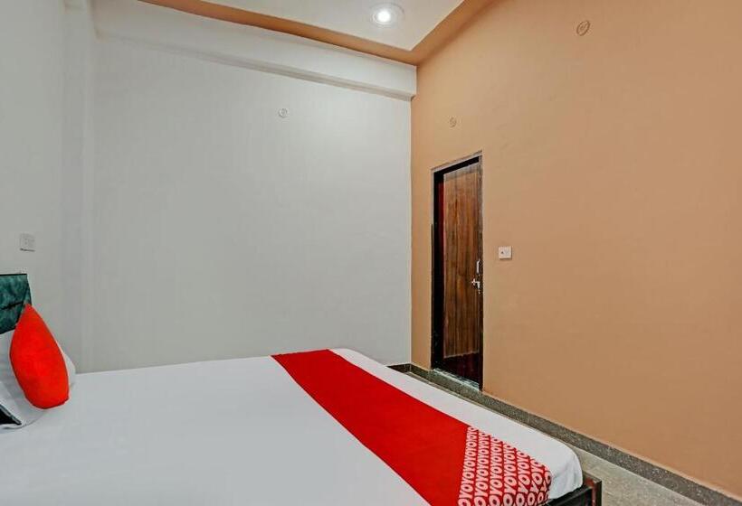 Трехместный Номер Классика, Oyo Flagship Hotel Expressway Inn