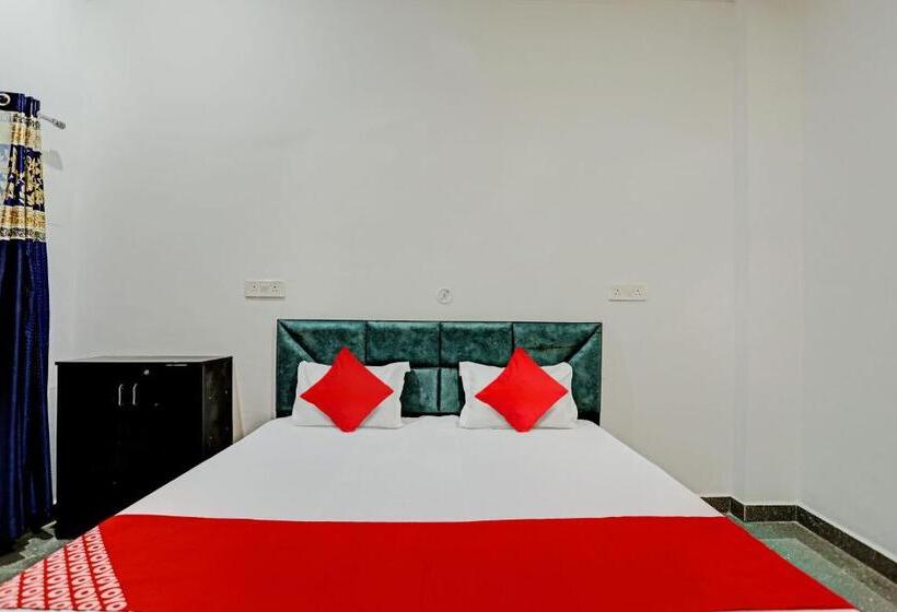 חדר קלאסי לשלושה, Oyo Flagship Hotel Expressway Inn