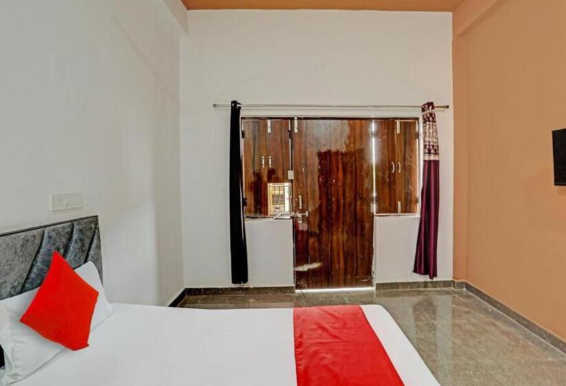 חדר קלאסי לשלושה, Oyo Flagship Hotel Expressway Inn