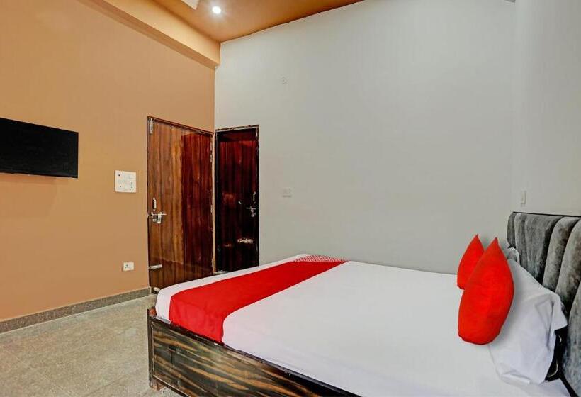 Трехместный Номер Классика, Oyo Flagship Hotel Expressway Inn