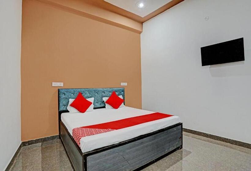 חדר קלאסי לשלושה, Oyo Flagship Hotel Expressway Inn