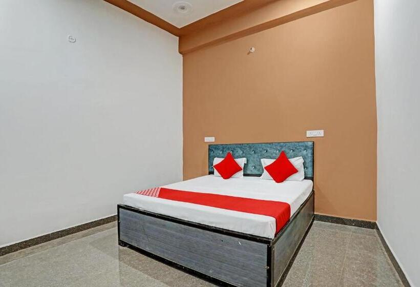 חדר קלאסי לשלושה, Oyo Flagship Hotel Expressway Inn