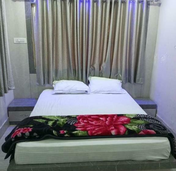 트리플 클래식 룸, Oyo Flagship Hotel Pushp Palace