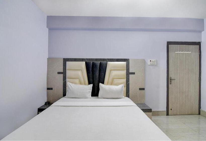 트리플 클래식 룸, Oyo Flagship Hotel Pushp Palace