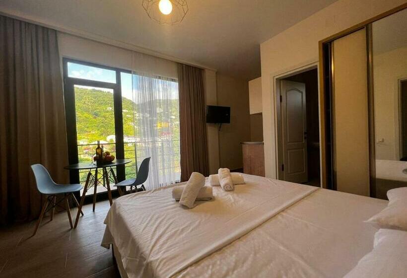 اتاق استاندارد با چشمانداز کوهستان, Heart Hotel Gonio