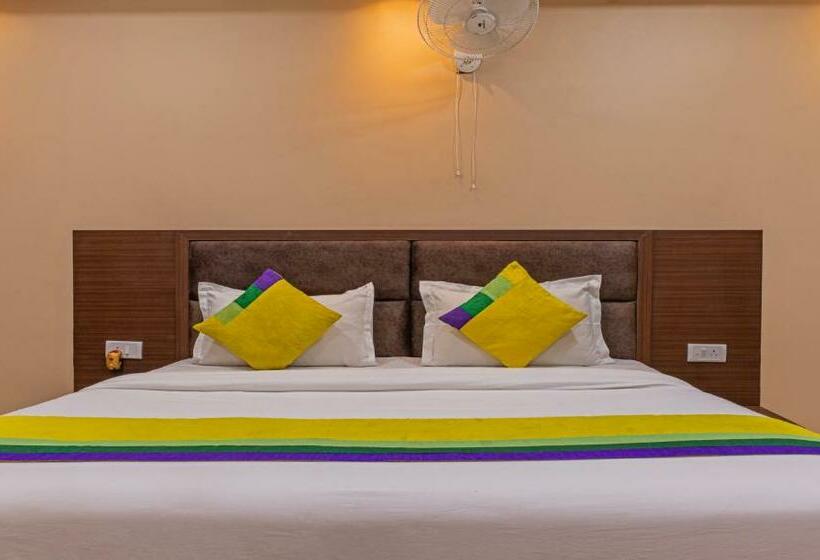 Quarto Estandar, Itsy Hotels Kashi Grand, Bhu