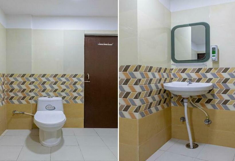 Quarto Deluxe, Itsy Hotels Kashi Grand, Bhu