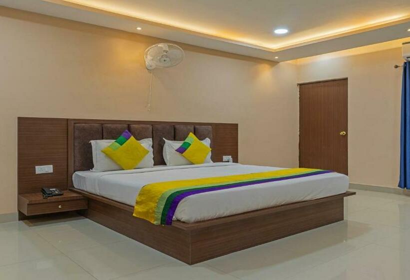 Quarto Deluxe, Itsy Hotels Kashi Grand, Bhu