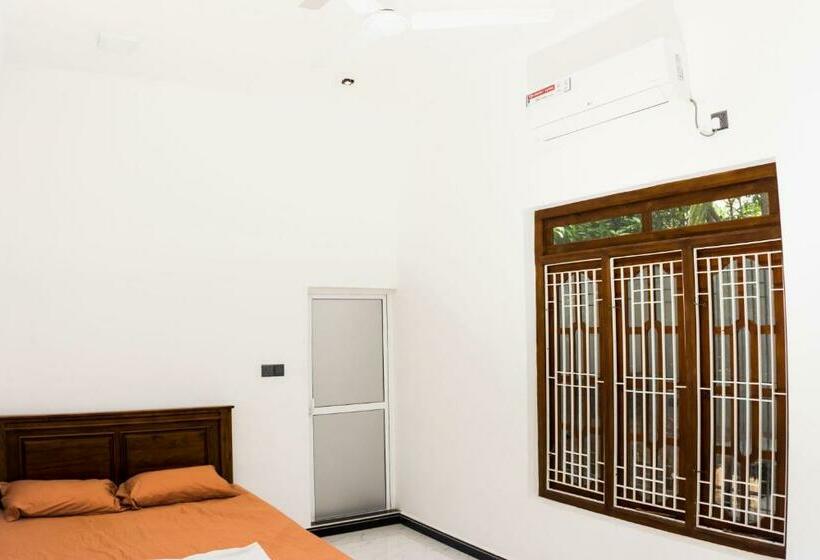 スタンダードシングルルーム, Uthayam Guest House