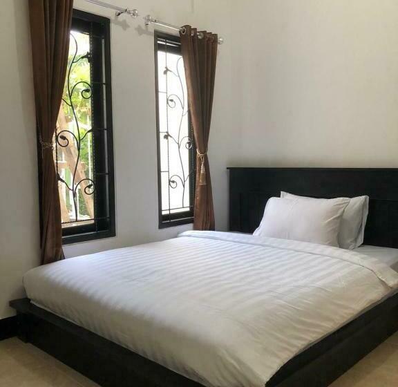 스탠다드 룸 풀장 전망, Nomad Tropical Hostel Canggu