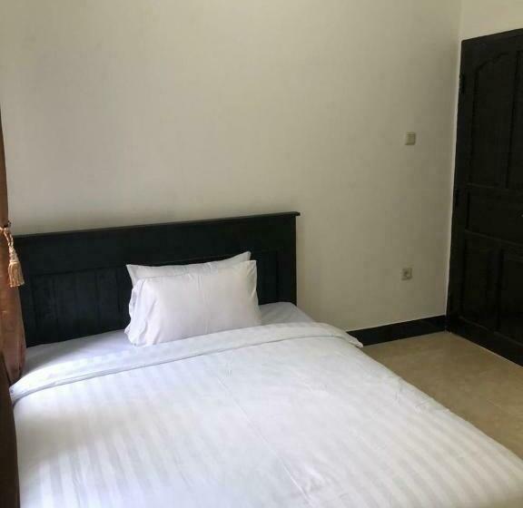 스탠다드 룸 풀장 전망, Nomad Tropical Hostel Canggu