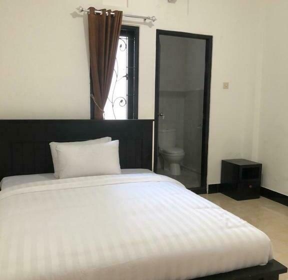 스탠다드 룸 풀장 전망, Nomad Tropical Hostel Canggu