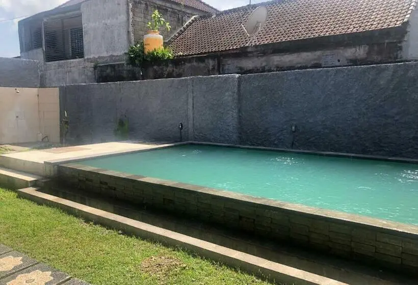 اتاق استاندارد با چشم‌انداز استخر, Nomad Tropical Hostel Canggu