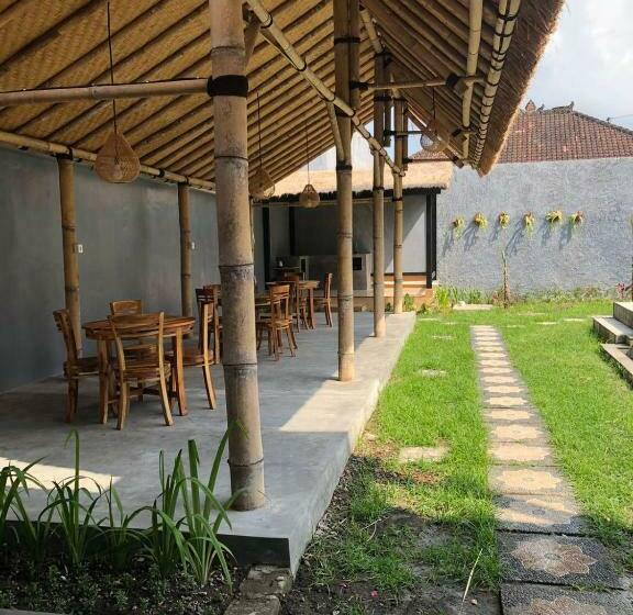 스탠다드 룸 풀장 전망, Nomad Tropical Hostel Canggu