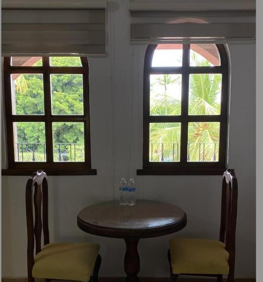 标准间, Camelinas