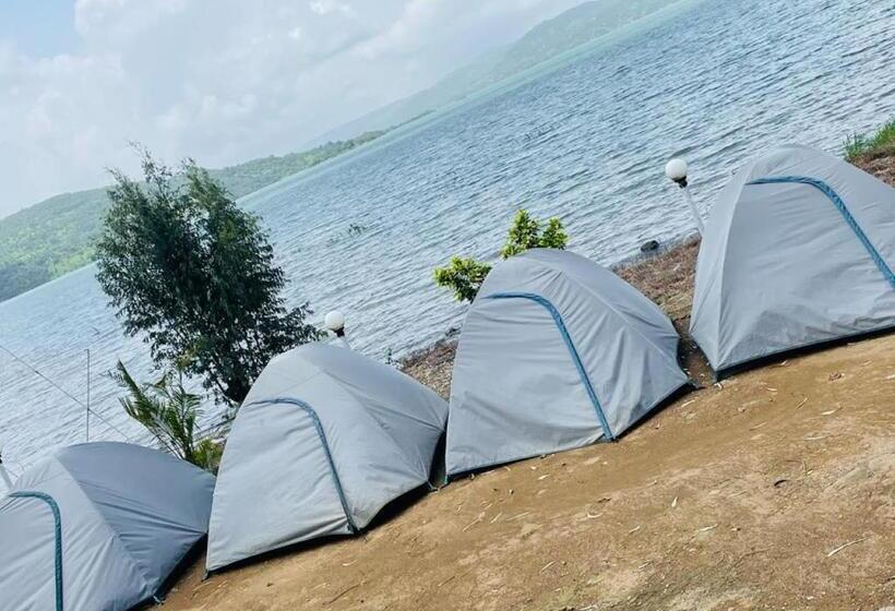 Tenda Padrão, Nirwana Stays