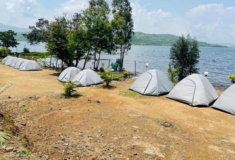 Tenda Padrão, Nirwana Stays