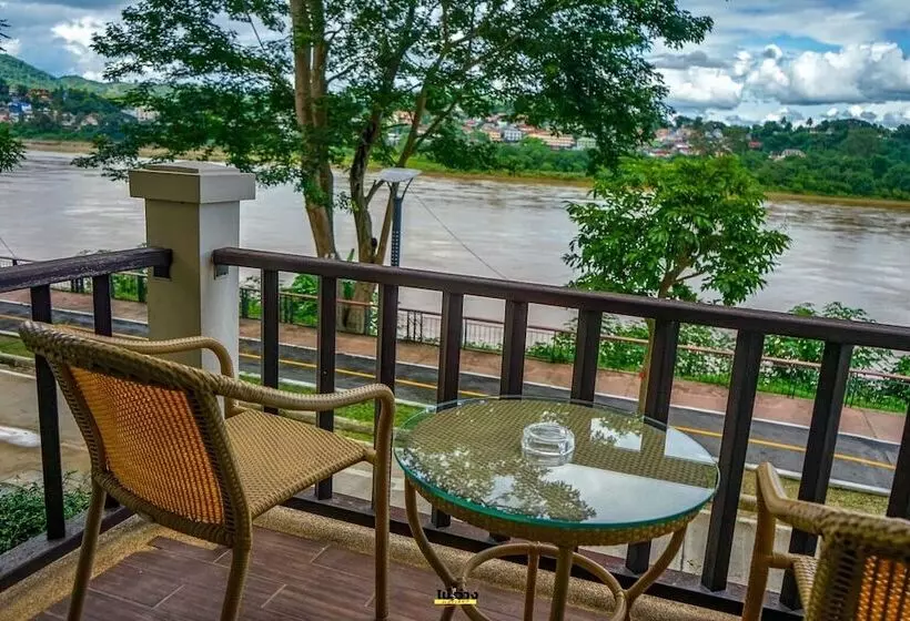 リバービュースタンダードルーム, Chiangkhong Teak Garden Riverfront Onsen Hotel  Sha Extra Plus