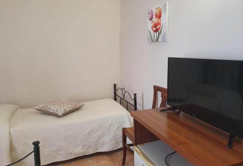 Economy Triple Room, Ristorante L'orizzonte