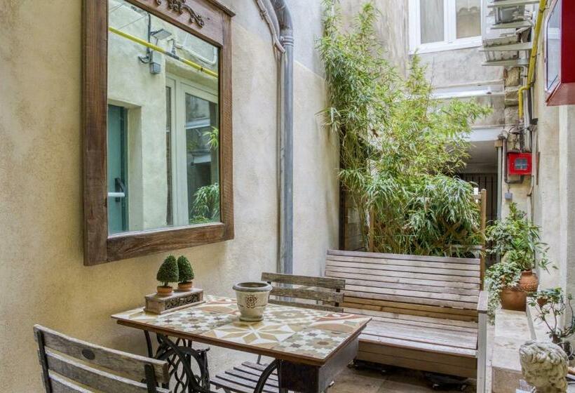 四人高级间, Boquier