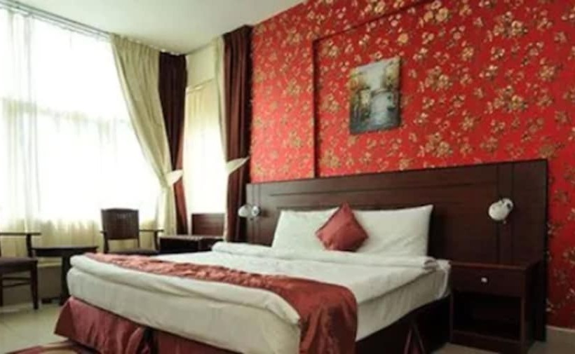 Люкс, Center Ville