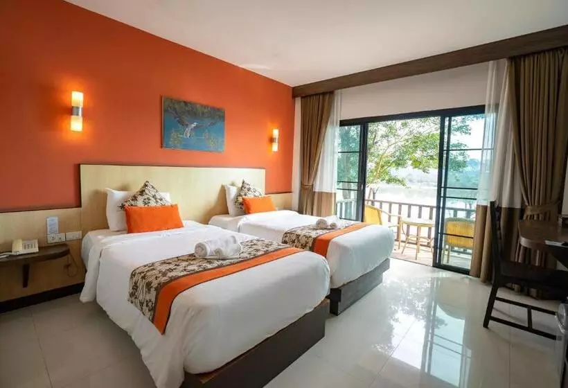 リバービュースタンダードルーム, Chiangkhong Teak Garden Riverfront Onsen Hotel  Sha Extra Plus