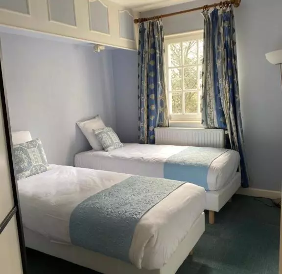 スタンダード４人部屋, Hostellerie Du Chateau