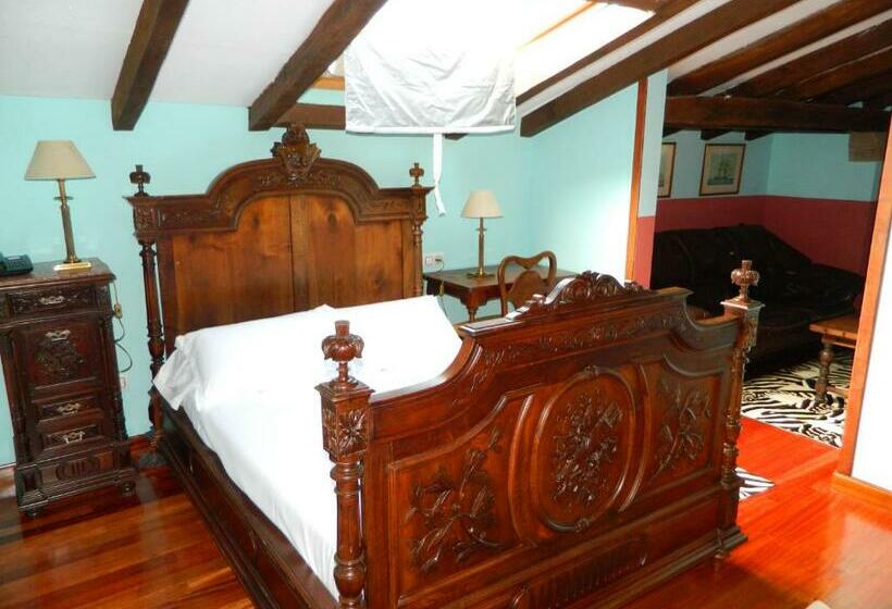 سوییت, La Casona De La Torre