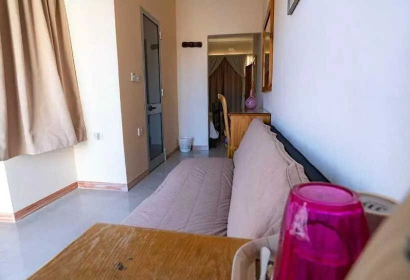 اتاق استاندارد سه نفره, Lantern Guest House