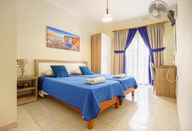 اتاق استاندارد یک تخته با بالکن, Lantern Guest House