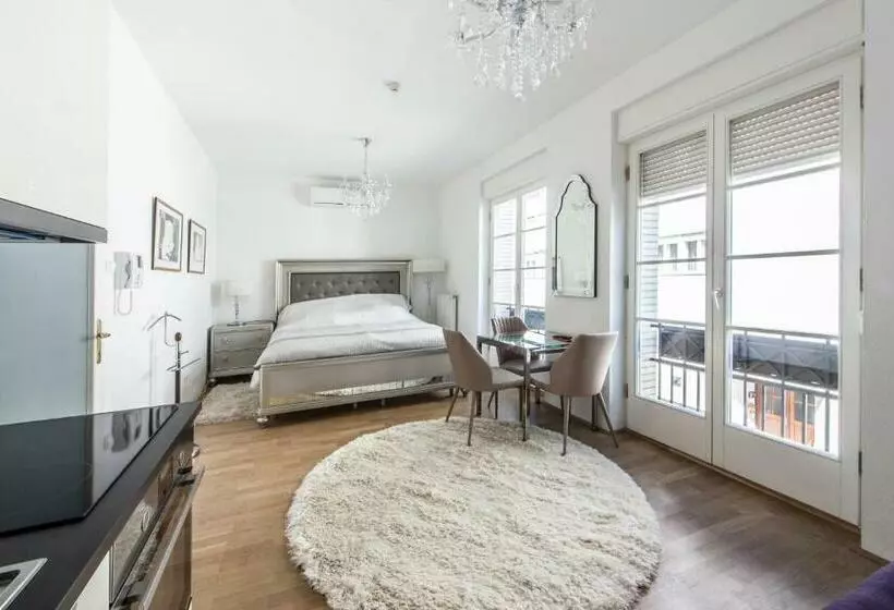 Deluxe-studio, Milford Suites Budapest