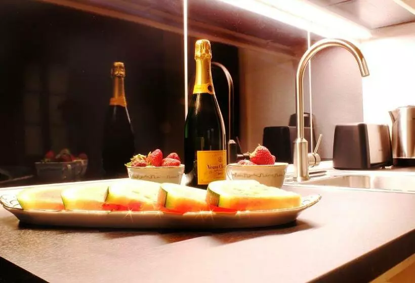 Deluxe-studio, Milford Suites Budapest