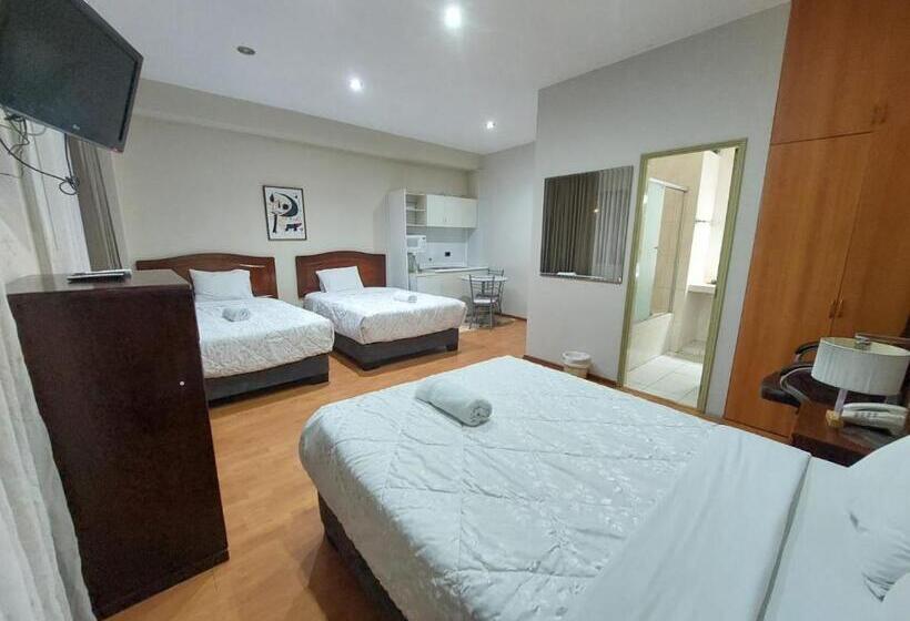 غرفة قياسية ثلاثية, Miraflores Pacific