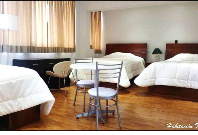 غرفة قياسية ثلاثية, Miraflores Pacific