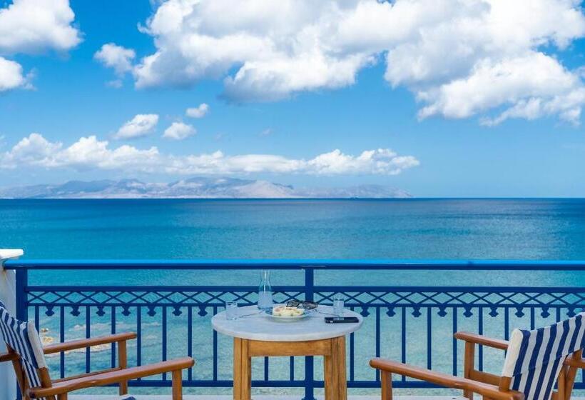 Номер Стандарт Вид на Море, Pelagia Aphrodite