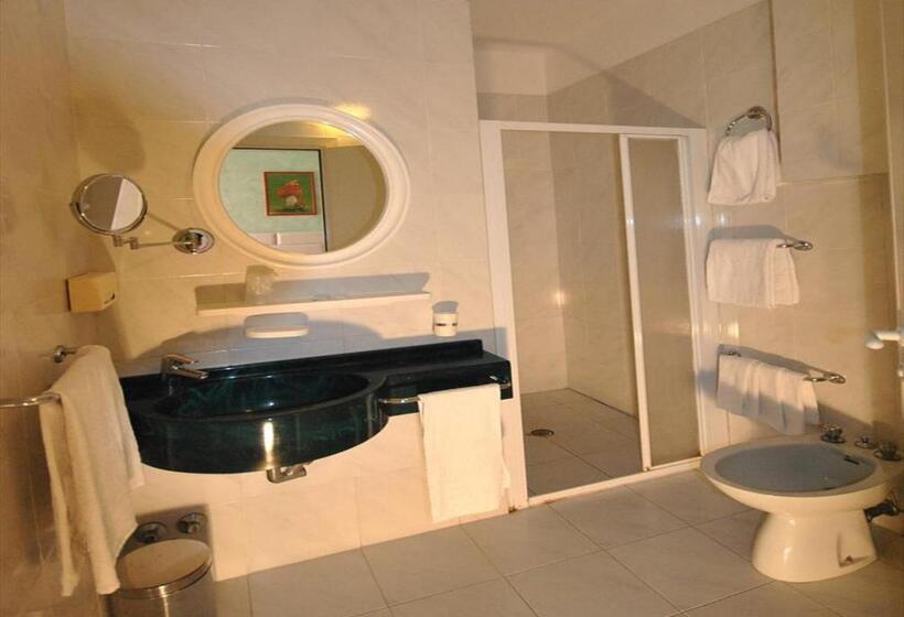 غرفة عادية خماسية, Prestigio