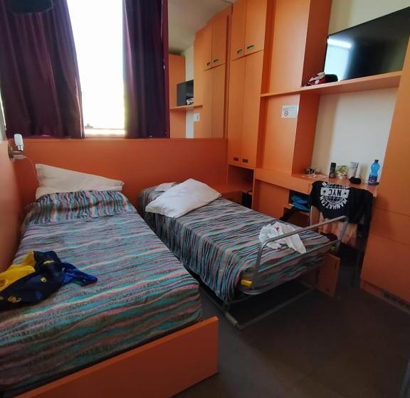 غرفة إقتصادية, Prestigio