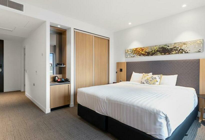 Номер Стандарт Кровать Кинг Адаптированный для Инвалидов, Quality Hotel Rules Club Wagga