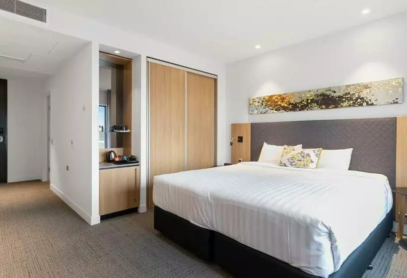 身障者適用キングサイズベッドルーム, Quality Hotel Rules Club Wagga