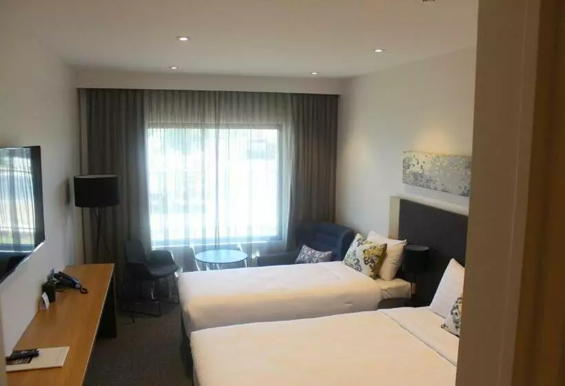 スタンダードスタジオ, Quality Hotel Rules Club Wagga