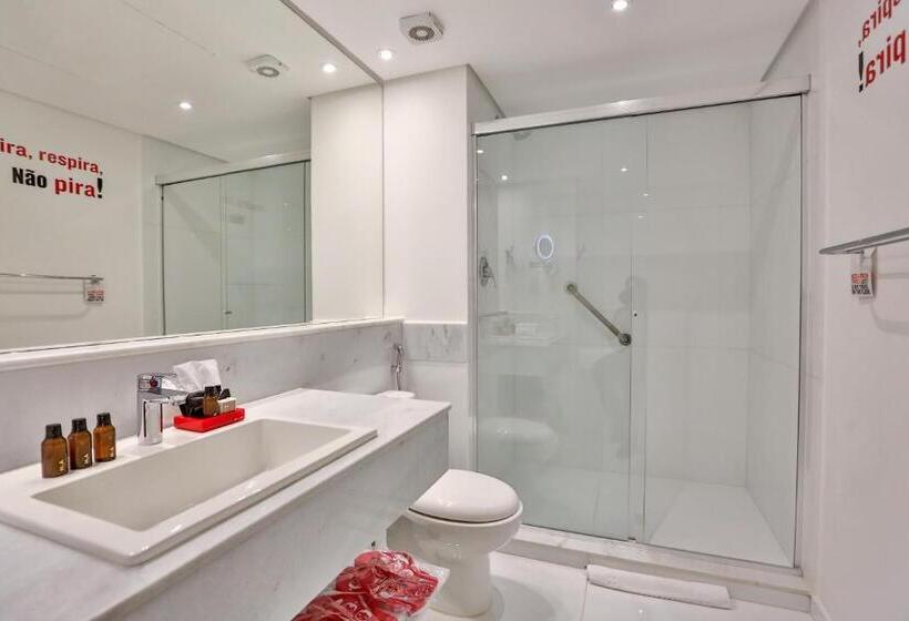 Люкс с гидромассажем, Radisson Red Campinas