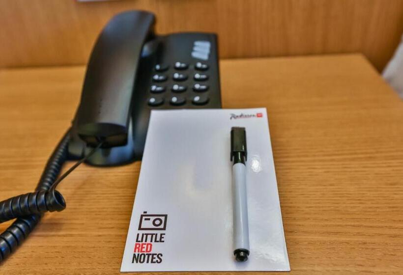 Люкс с гидромассажем, Radisson Red Campinas