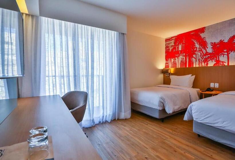 家庭交流房, Radisson Red Campinas