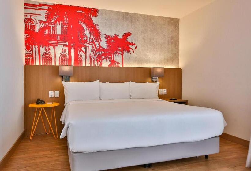 Family Connecting Room, Radisson Red Campinas