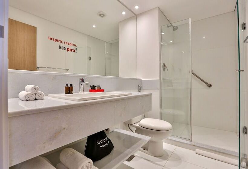 استودیو استاندارد با تخت کینگ, Radisson Red Campinas