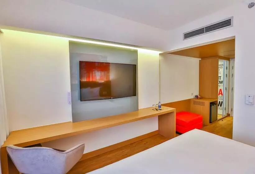 キングサイドベッドのスタンダードワンルーム, Radisson Red Campinas