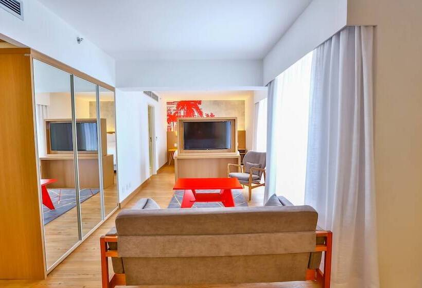 استودیو استاندارد با تخت کینگ, Radisson Red Campinas