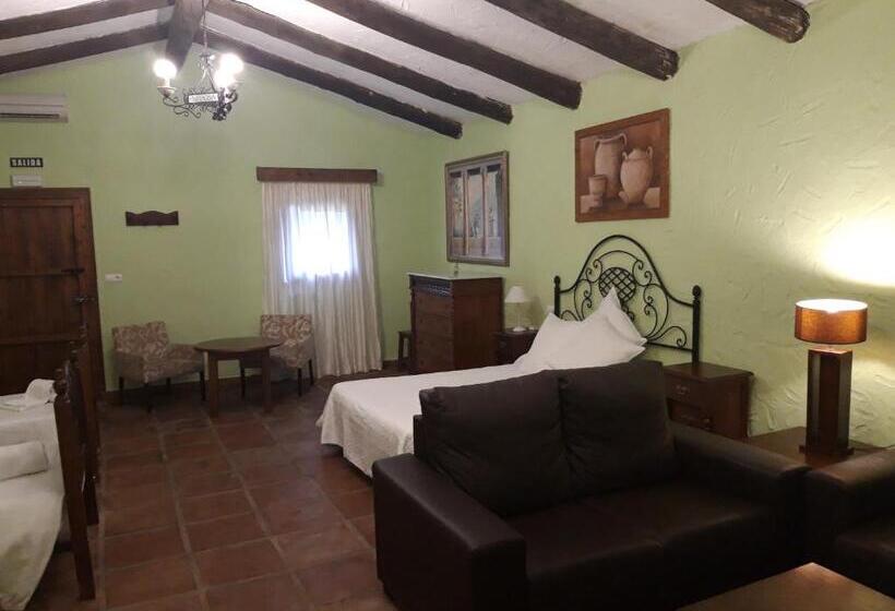 جناح جونيور, Restaurante Las Buitreras