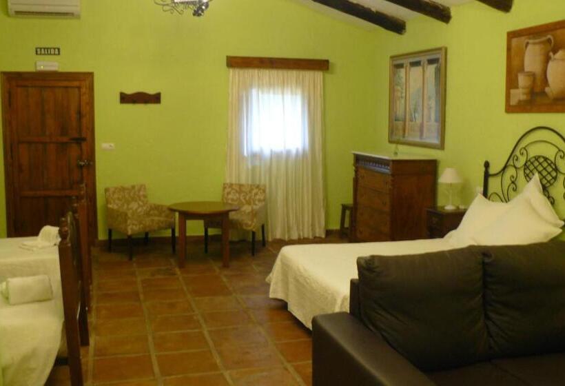 جناح جونيور, Restaurante Las Buitreras