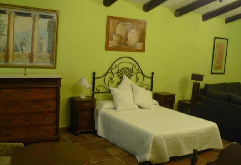 جناح جونيور, Restaurante Las Buitreras